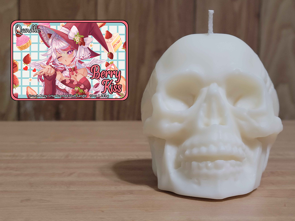 Berry Kiss Skull Candle