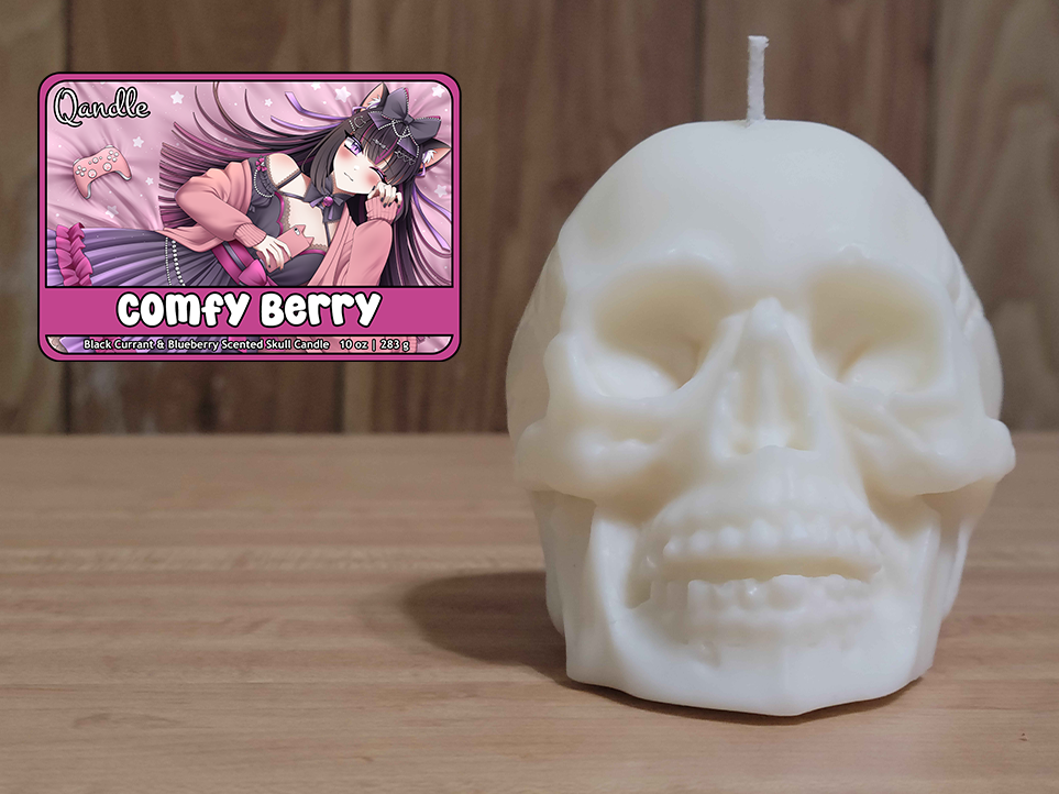 Comfy Berry Skull Candle