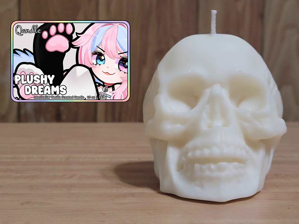 Plushy Dreams Skull Candle