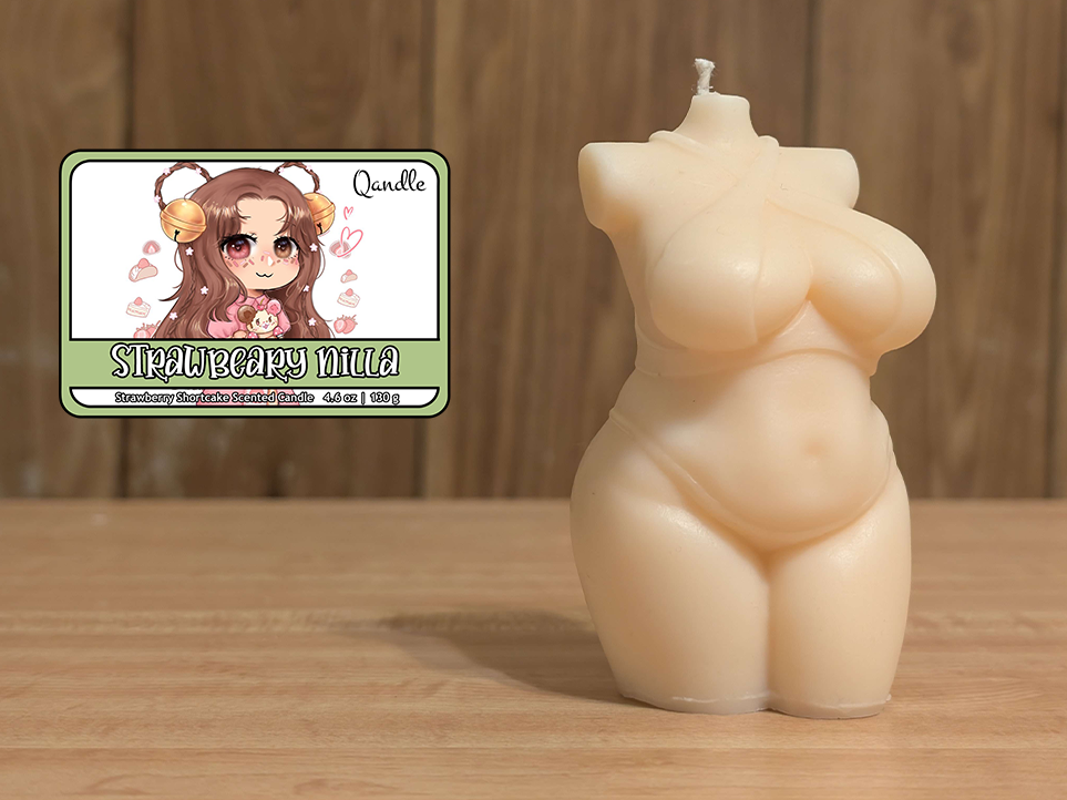 Strawbeary Nilla Curvy Body Candle