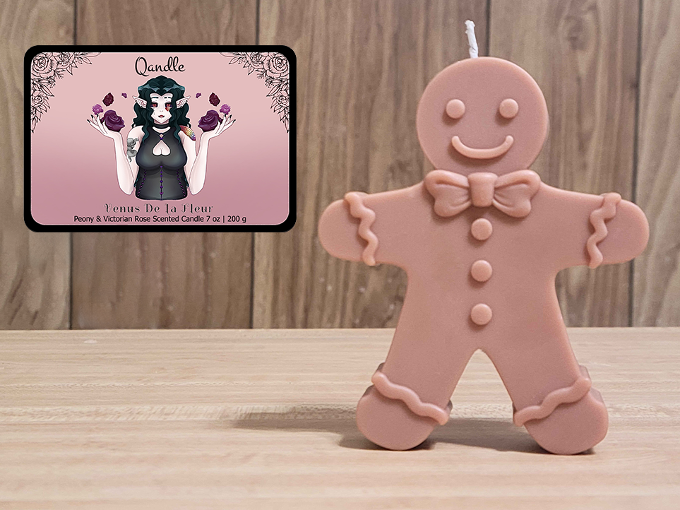 Venus De La Fleur Gingerbread Man Candle